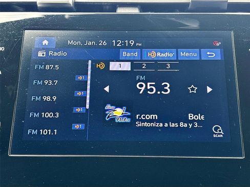 Used 2022 Hyundai Santa Cruz SEL Premium image 15