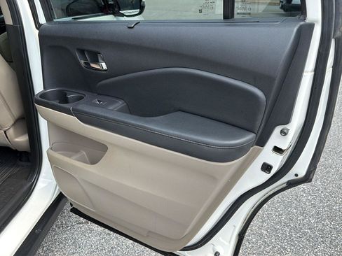 Used 2019 Honda Pilot Touring image 17