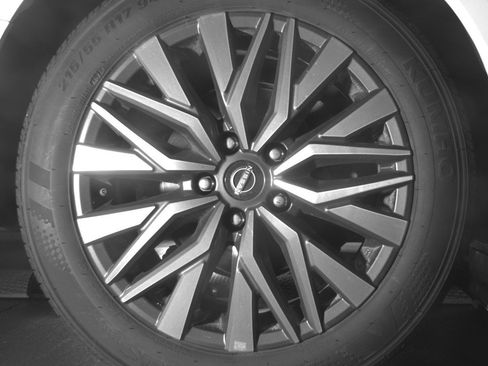 Used 2025 Nissan Altima 2.5 SV FWD image 15