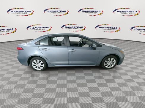 Used 2022 Toyota Corolla LE image 9