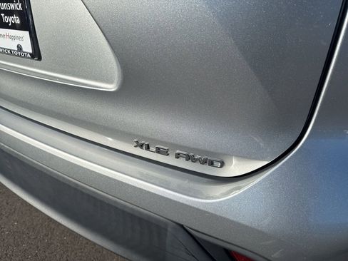 Used 2022 Toyota Highlander XLE image 8