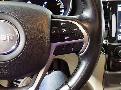 Used 2020 Jeep Grand Cherokee Limited AWD/4WD image 31