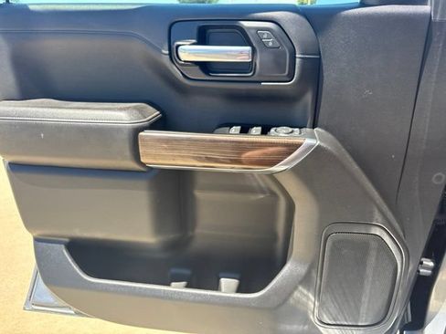 Used 2021 Chevrolet Silverado 1500 LT AWD/4WD image 15