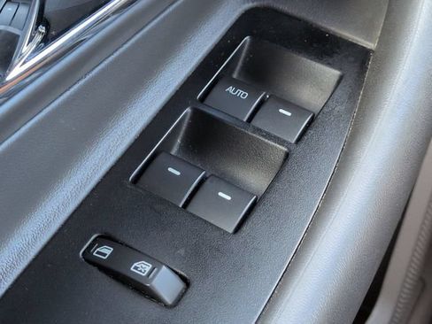 Used 2012 Ford Taurus SEL FWD image 21