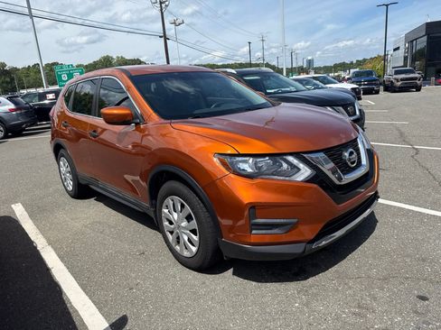 Used 2017 Nissan Rogue S FWD image 6