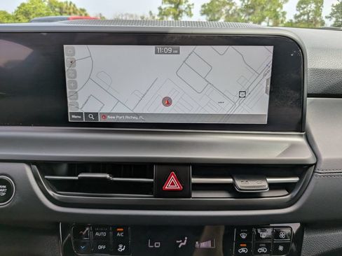 Certified 2026 Kia Seltos SX AWD/4WD image 25