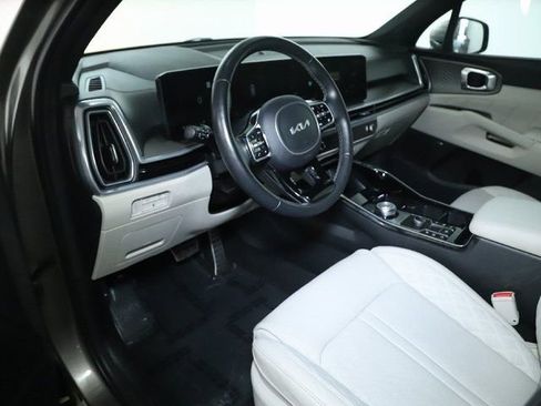 Used 2025 Kia Sorento SX Prestige AWD/4WD image 18