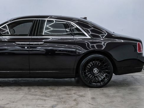 Used 2014 Rolls-Royce Ghost image 17