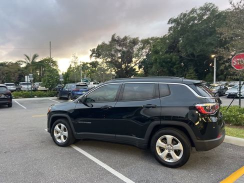 Used 2021 Jeep Compass Latitude image 13