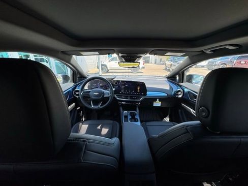 New 2025 Chevrolet Equinox EV LT w/ Convenience Package II FWD image 24