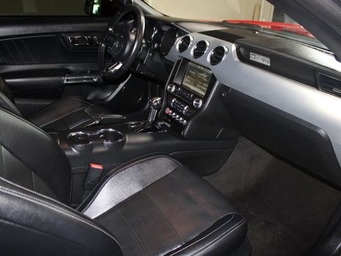 Used 2015 Ford Mustang Premium RWD image 31