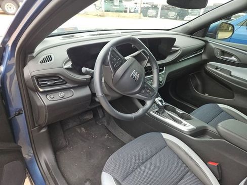 Used 2025 Buick Envista Preferred w/ Convenience I Package FWD image 5