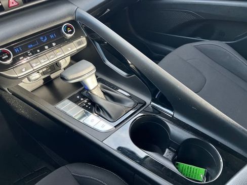 Used 2021 Hyundai Elantra Blue image 26