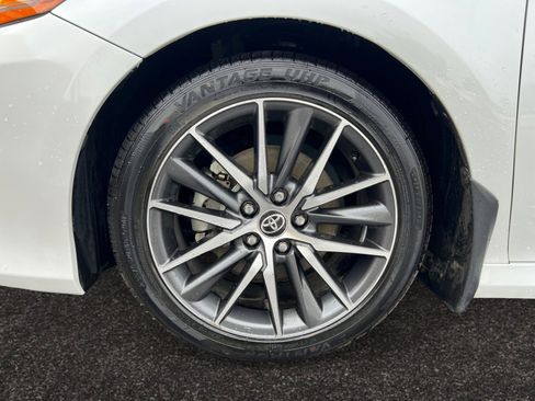 Used 2022 Toyota Camry XLE image 14