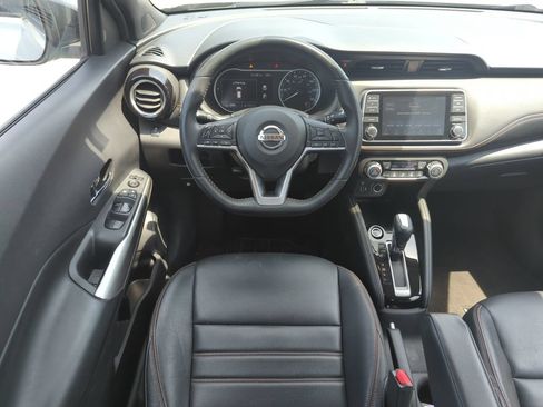 Used 2019 Nissan Kicks SR w/ SR Premium Package FWD image 14