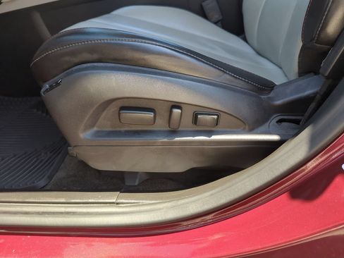 Used 2017 Chevrolet Equinox Premier w/ Enhanced Convenience Package FWD image 13