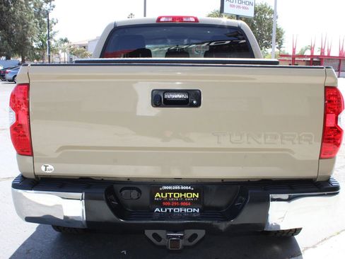 Used 2017 Toyota Tundra SR5 w/ SR5 Upgrade Package image 4