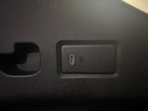 Used 2025 Cadillac Escalade ESV Sport w/ LPO, ONYX Package image 13