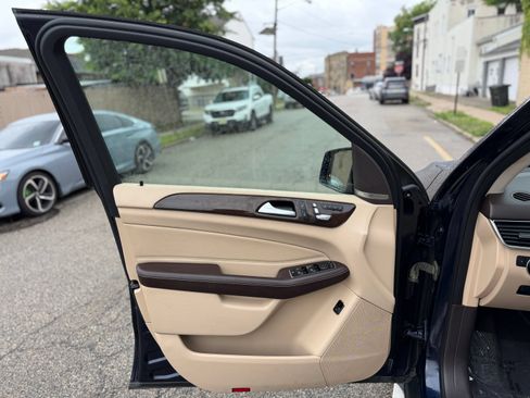 Used 2017 Mercedes-Benz GLE 350 4MATIC image 11