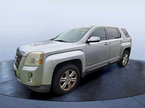 Used 2024 GMC Terrain SLE FWD image 2