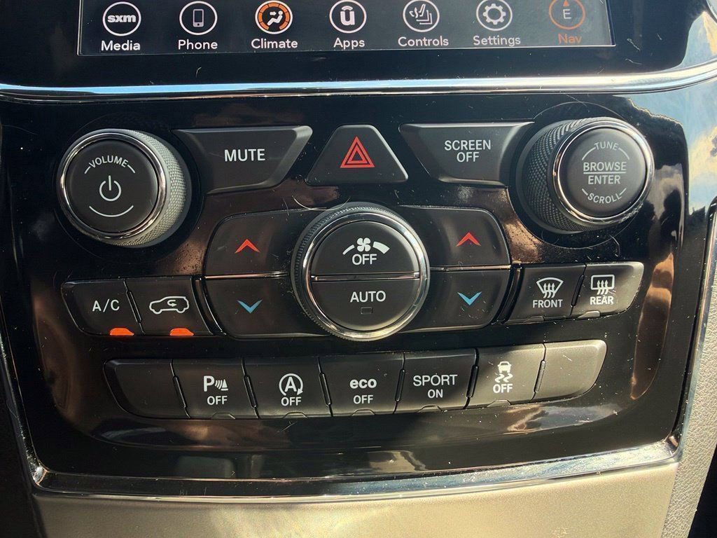 Used 2021 Jeep Grand Cherokee Limited AWD/4WD image 22