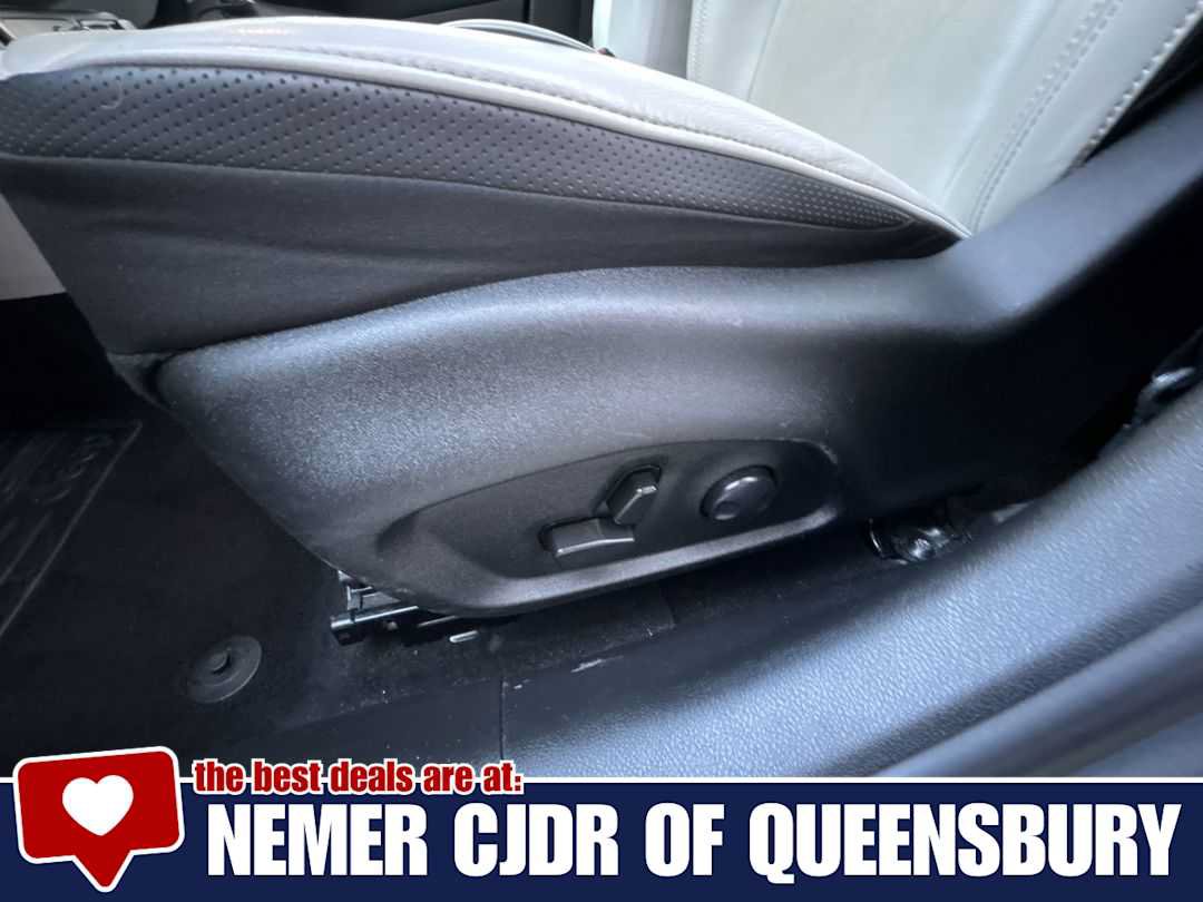 Used 2022 Jeep Renegade Limited w/ Sun, Sound & Wheels Group AWD/4WD image 12