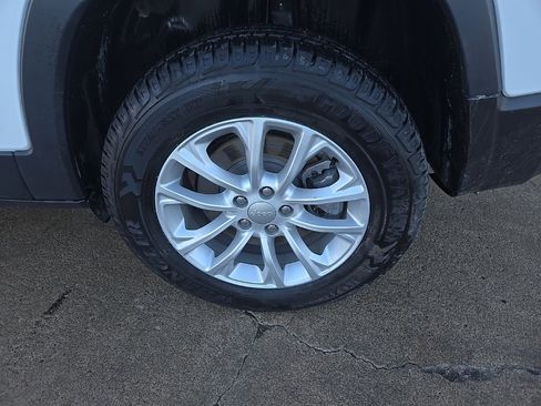 Used 2021 Jeep Cherokee Latitude image 22