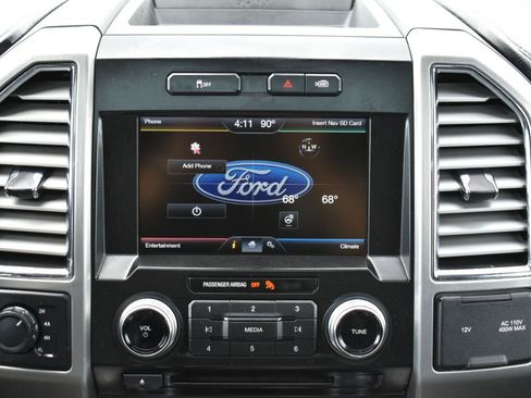 Used 2015 Ford F150 Platinum w/ Equipment Group 701A Luxury AWD/4WD image 21