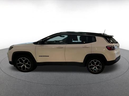 Used 2025 Jeep Compass Limited AWD/4WD image 5