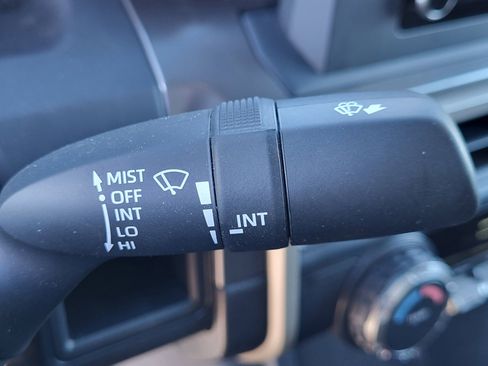 Certified 2025 Toyota Tacoma SR5 image 34