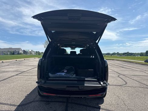 New 2026 Land Rover Range Rover Long Wheelbase SE AWD/4WD image 9