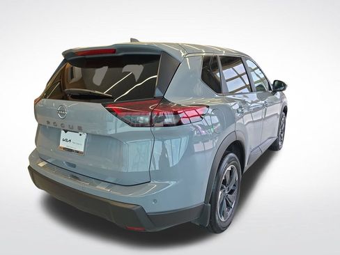 Used 2026 Nissan Rogue SV FWD image 7