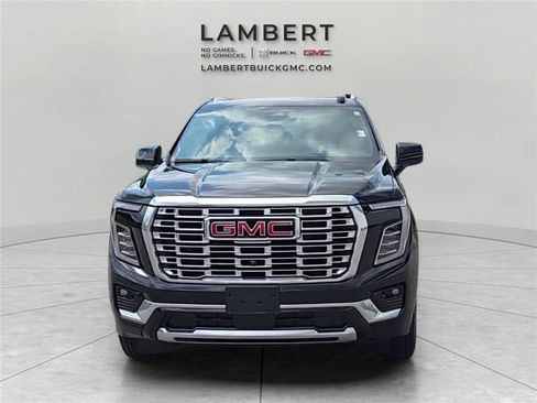 Used 2025 GMC Yukon XL Denali AWD/4WD image 8