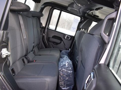 New 2026 Jeep Gladiator Sport AWD/4WD image 28