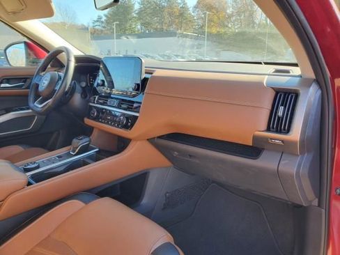 Used 2023 Nissan Pathfinder Platinum w/ Cargo Package image 16