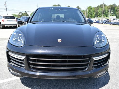 Used 2015 Porsche Cayenne Turbo image 3