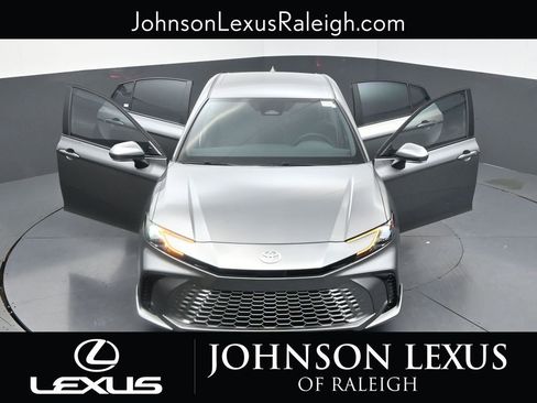 Used 2026 Toyota Camry XSE FWD image 33