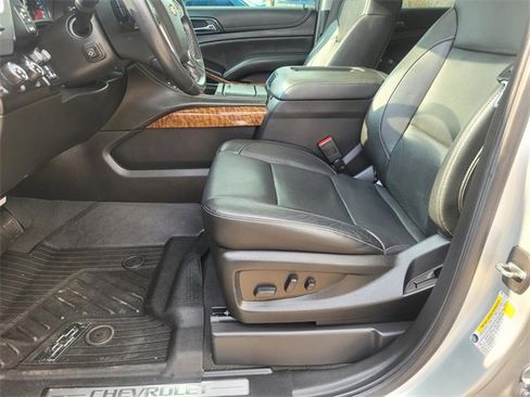 Used 2020 Chevrolet Suburban Premier image 20