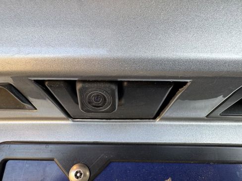 Used 2024 Toyota Sienna XLE FWD image 32