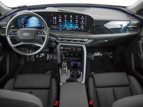 Used 2025 Audi Q5 Premium AWD/4WD image 12