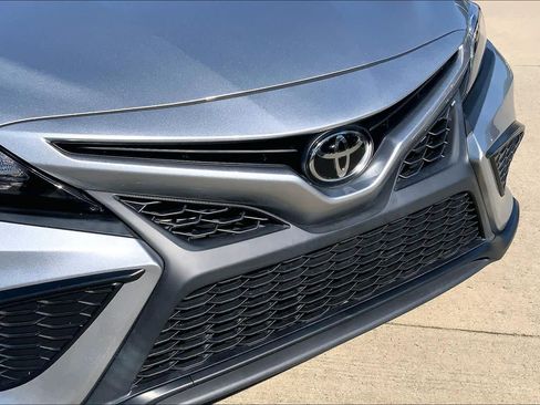 Used 2024 Toyota Camry SE w/ Convenience Package image 31