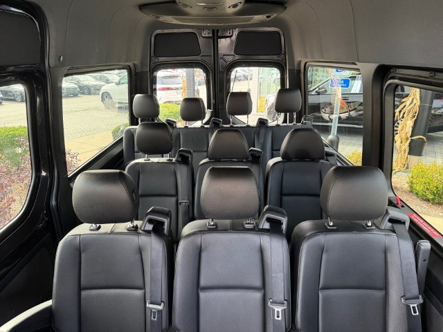 Used 2023 Mercedes-Benz Sprinter 2500 image 5