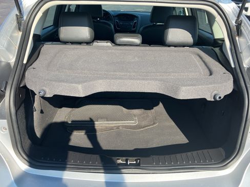 Used 2016 Ford Focus SE w/ Equipment Group 201A FWD image 29