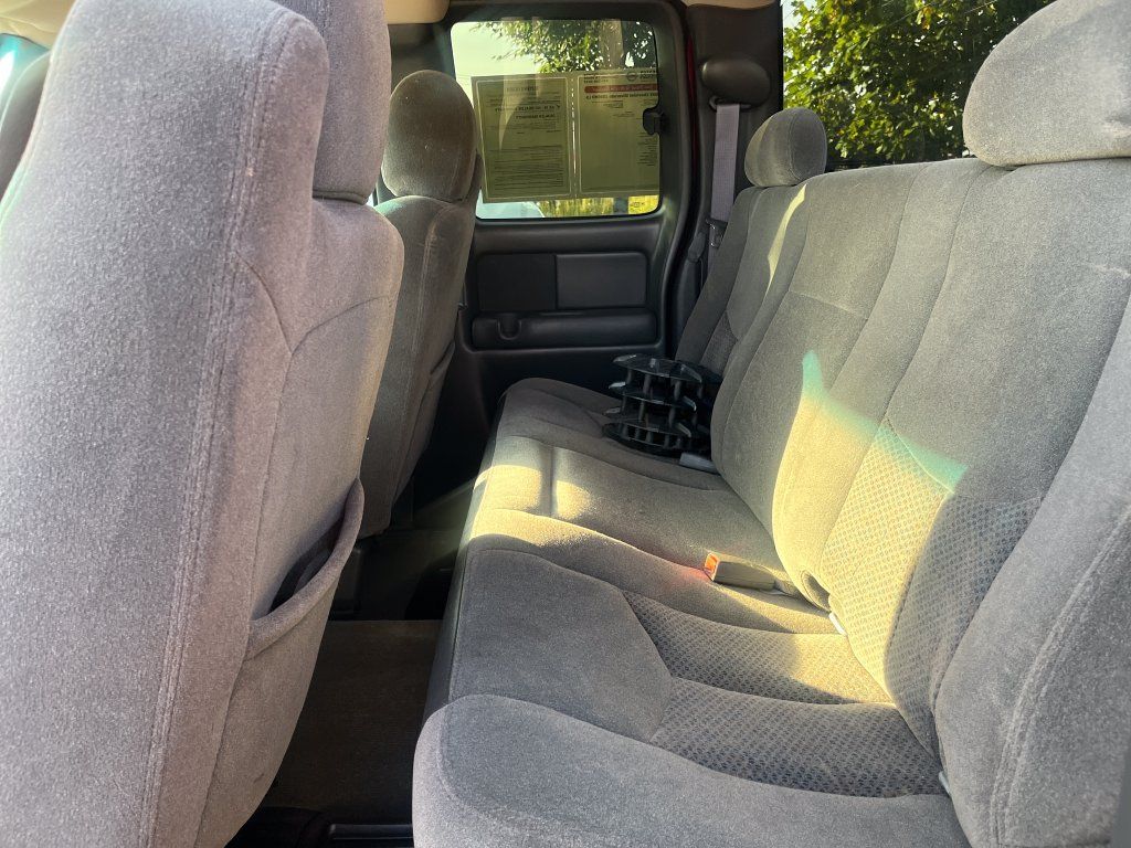Used 2005 Chevrolet Silverado 2500 LS AWD/4WD image 27