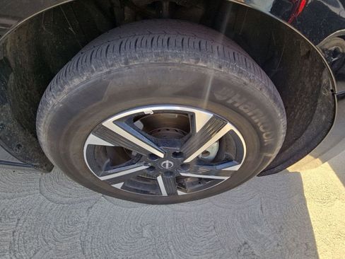 Used 2025 Nissan Sentra SV image 10