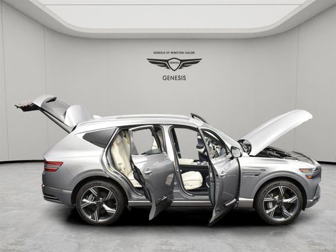 Used 2025 Genesis GV80 3.5T Prestige AWD/4WD image 9
