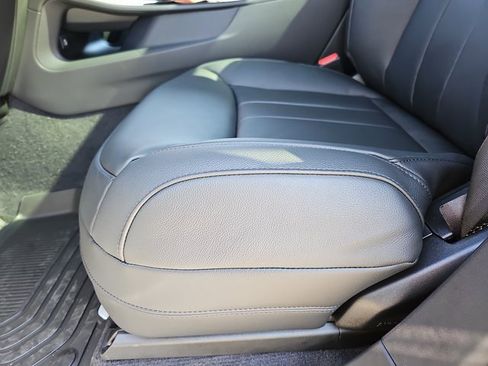 Certified 2025 Land Rover Range Rover Sport image 29