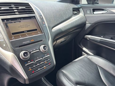 Used 2017 Lincoln MKC Premiere FWD image 16