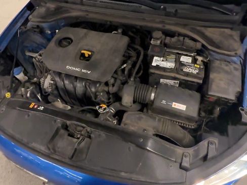 Used 2017 Hyundai Elantra SE image 4