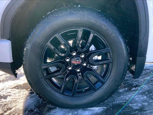 Used 2024 GMC Sierra 1500 Elevation image 9